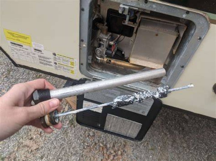 Do new water heaters have anode rods?