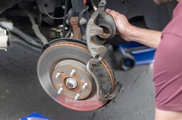 Does AutoZone change brake lights?