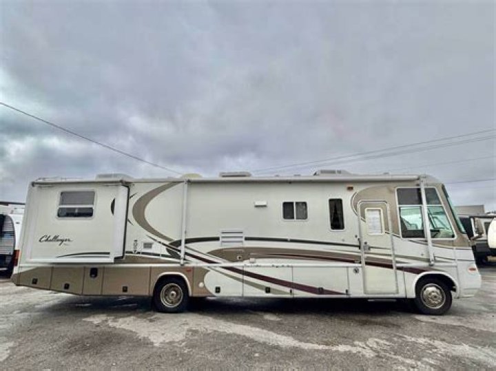 How big is a 2002 Damon Challenger 348?