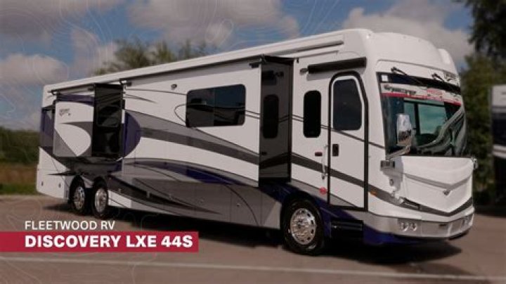 How big is a Fleetwood RV discovery LXE?