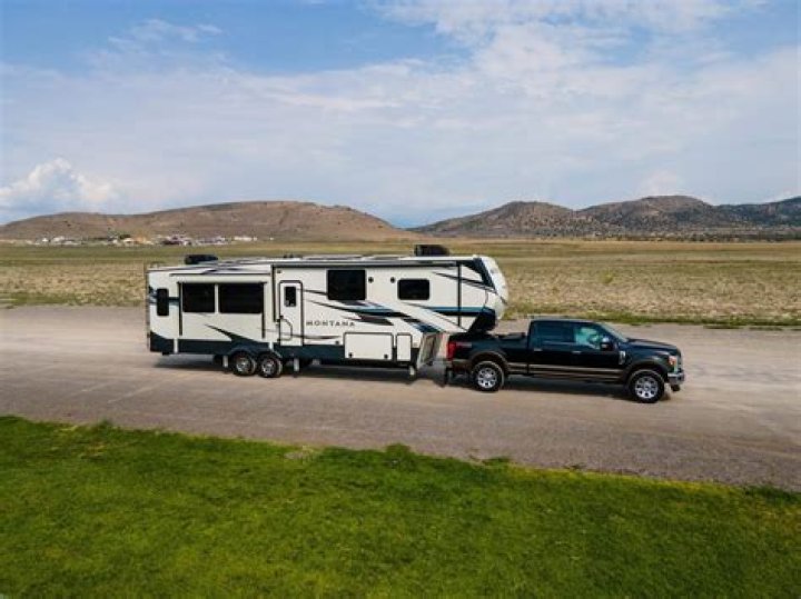 How big of a pickup do I need to pull a 5th wheel?
