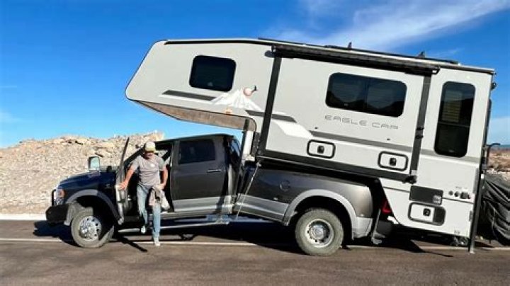 How do you get a camper slide with no power?