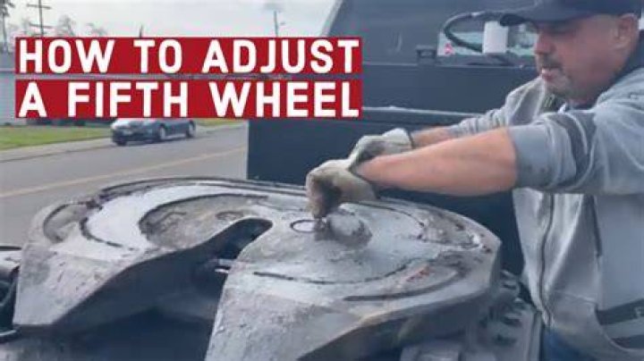 How does a fifth wheel slide out work?