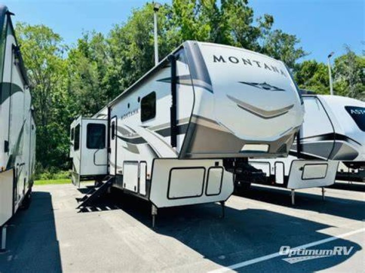 How many nights does the Keystone Montana 3790rd have?
