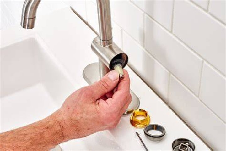 Is it normal for kitchen sink faucet to leak?