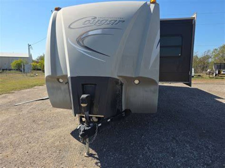 Is the Cougar high country an electric RV?