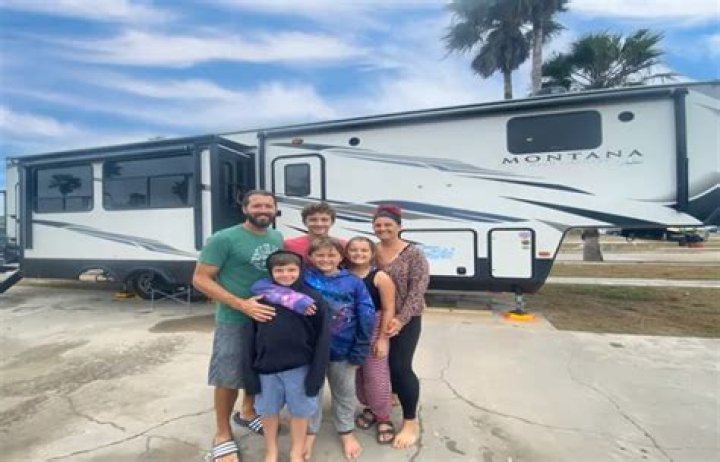 What is the best RV for a family of 6?