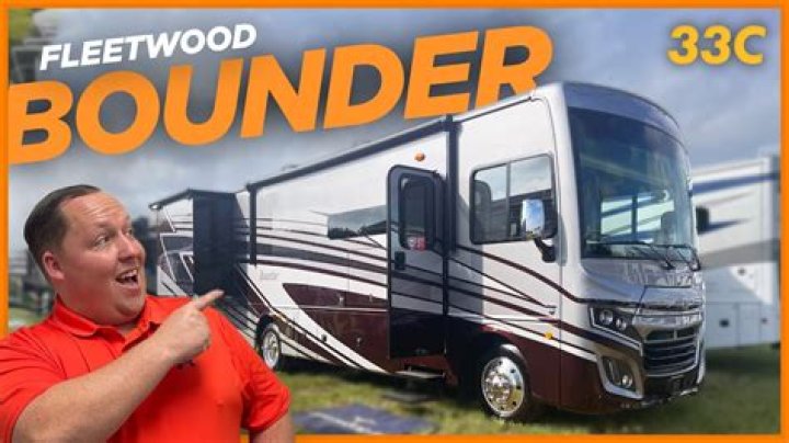 What kind of body panels does a Fleetwood Bounder have?