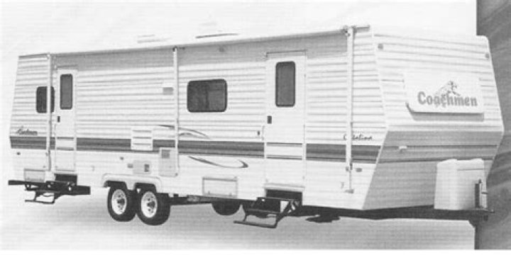 What kind of engine does 2000 coachmen Catalina have?