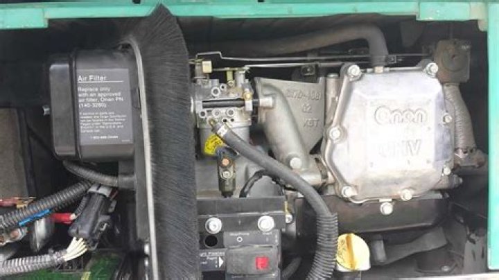 What kind of oil does a Onan 4000 take?