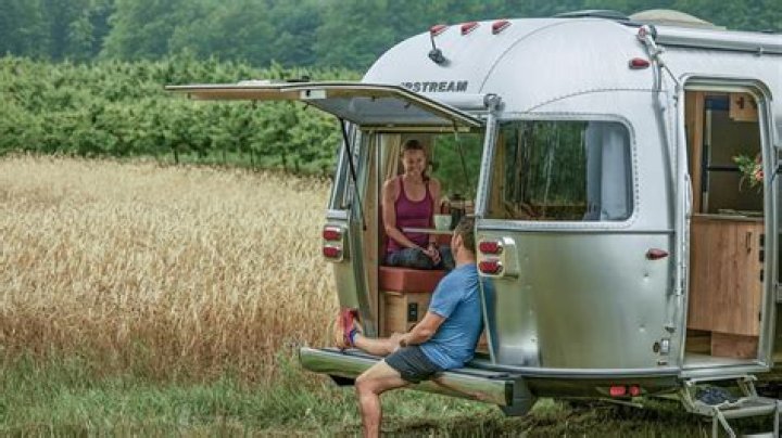 What kind of power does an Airstream trailer have?