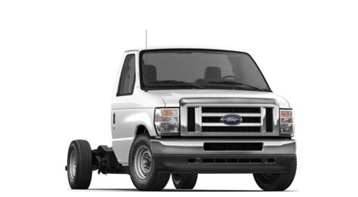 Which is better Ford E350 or Ford E450 RV chassis?